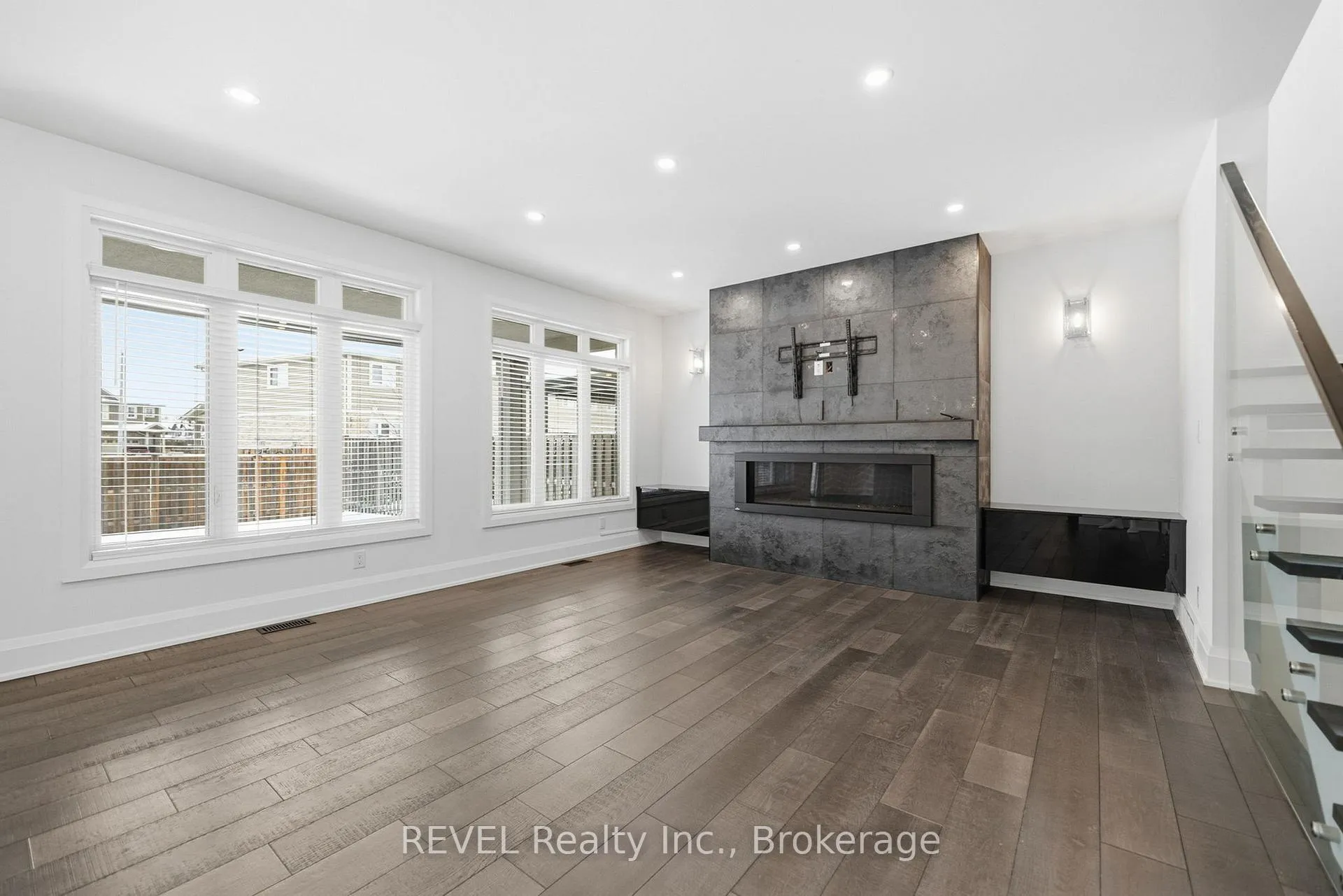 Photo 8 of 7641 Drummond Road, Niagara Falls, Oldfield — HOMEH