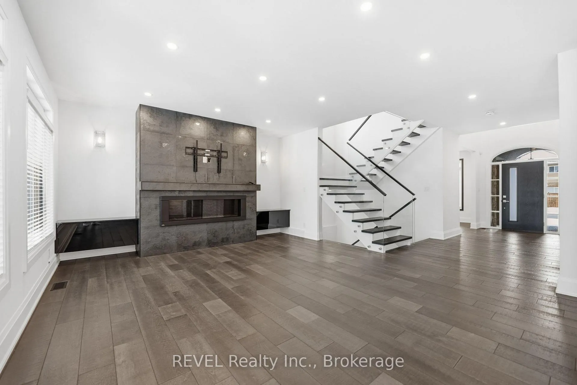 Photo 9 of 7641 Drummond Road, Niagara Falls, Oldfield — HOMEH