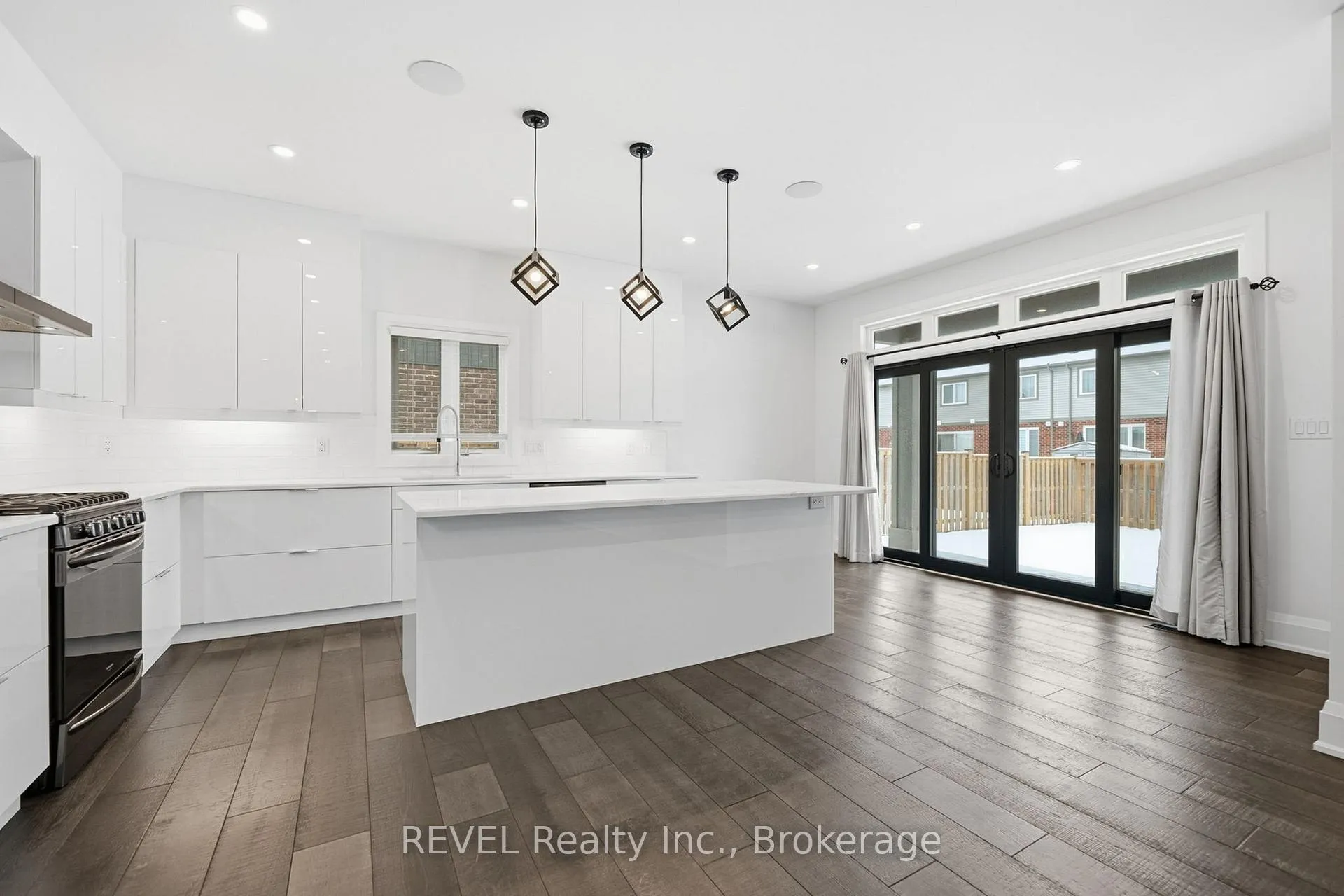 Photo 13 of 7641 Drummond Road, Niagara Falls, Oldfield — HOMEH