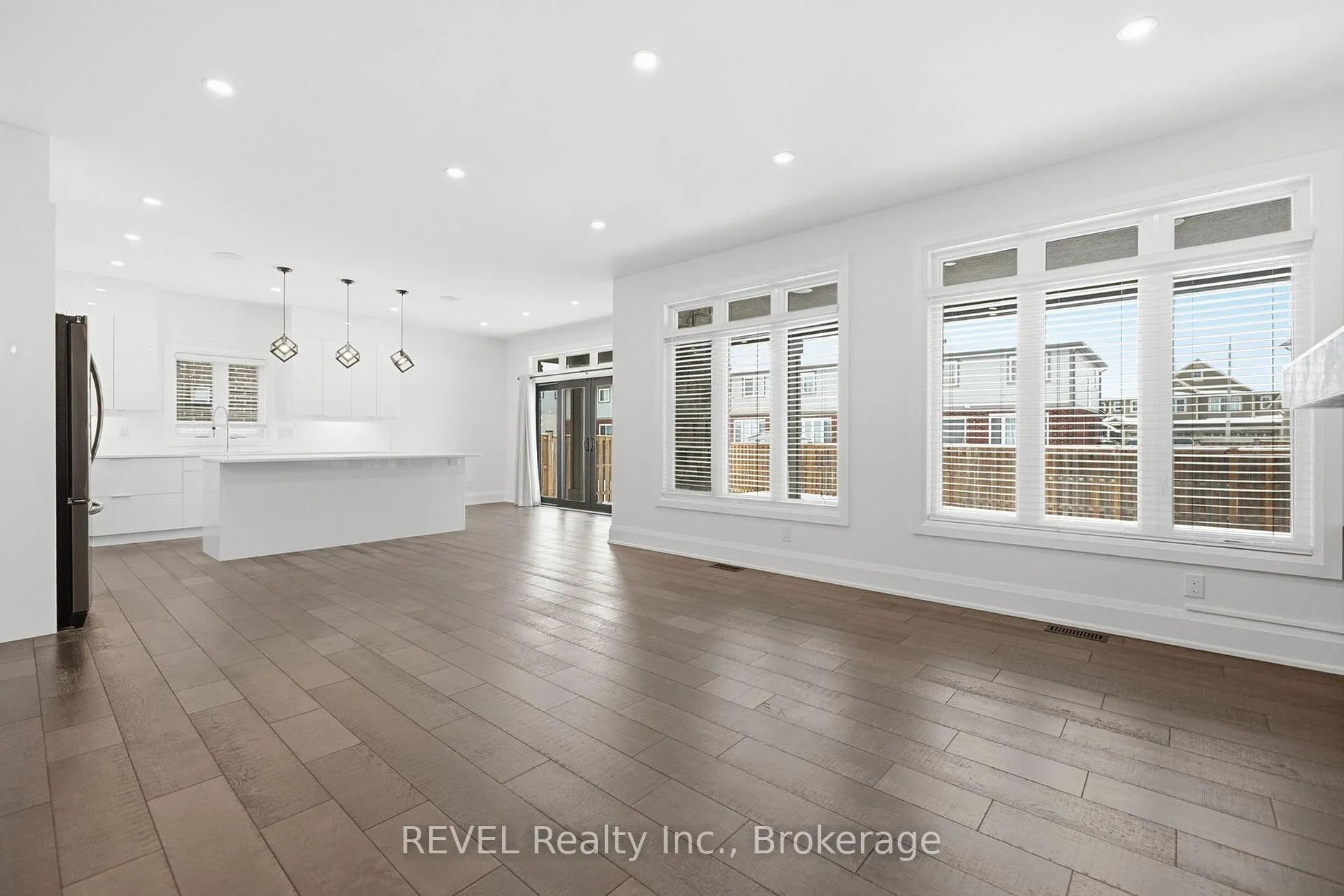 Photo 14 of 7641 Drummond Road, Niagara Falls, Oldfield — HOMEH