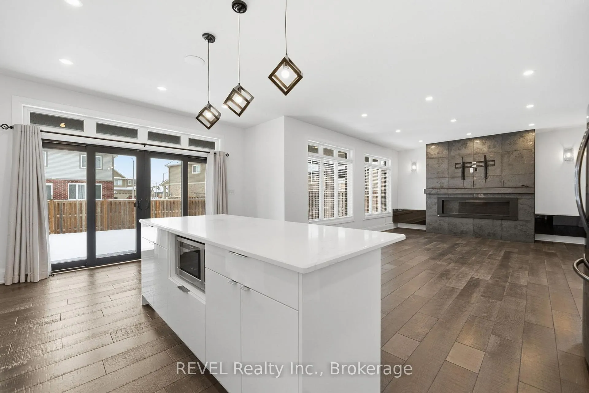 Photo 17 of 7641 Drummond Road, Niagara Falls, Oldfield — HOMEH