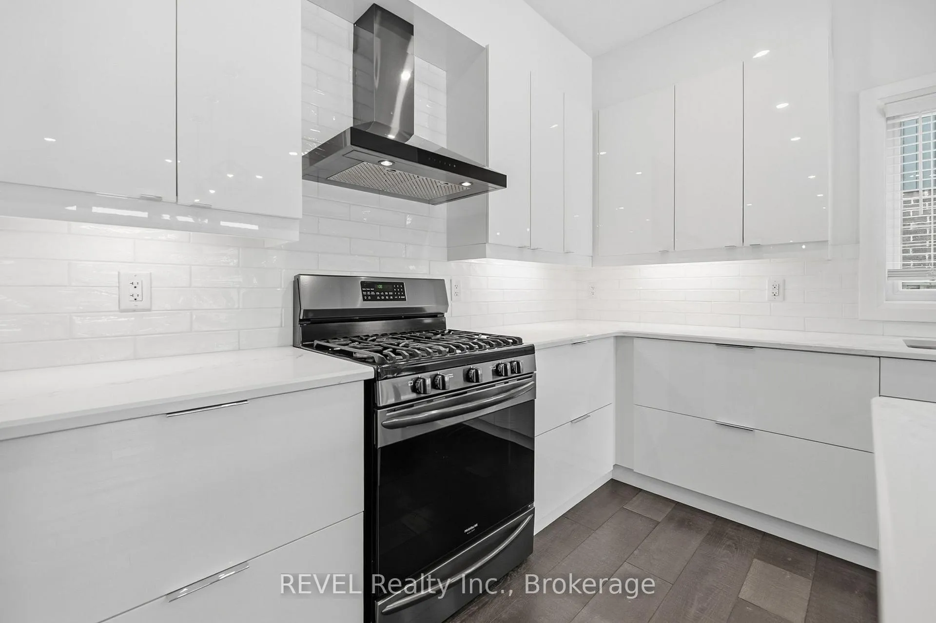 Photo 18 of 7641 Drummond Road, Niagara Falls, Oldfield — HOMEH