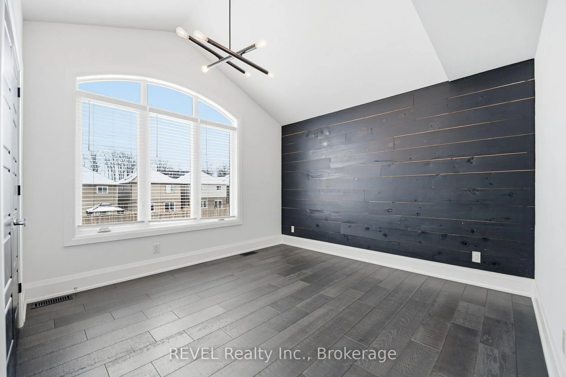 Photo 24 of 7641 Drummond Road, Niagara Falls, Oldfield — HOMEH