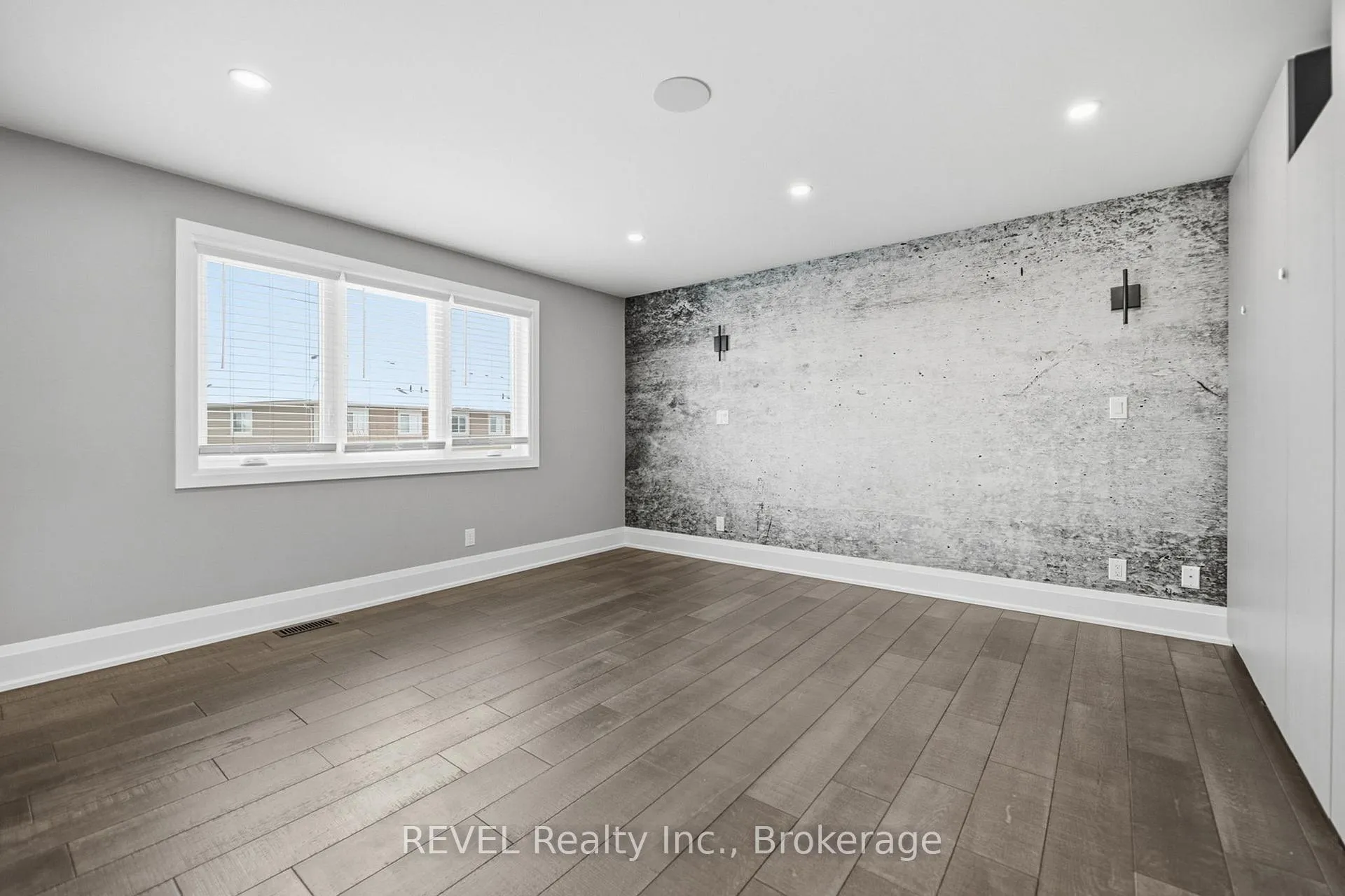 Photo 29 of 7641 Drummond Road, Niagara Falls, Oldfield — HOMEH