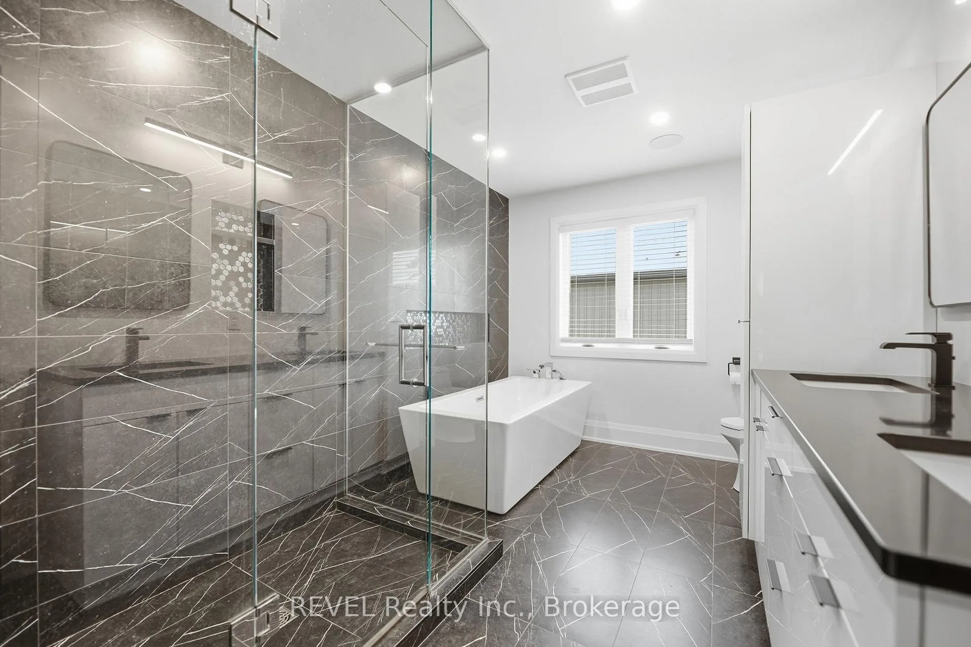 Photo 31 of 7641 Drummond Road, Niagara Falls, Oldfield — HOMEH
