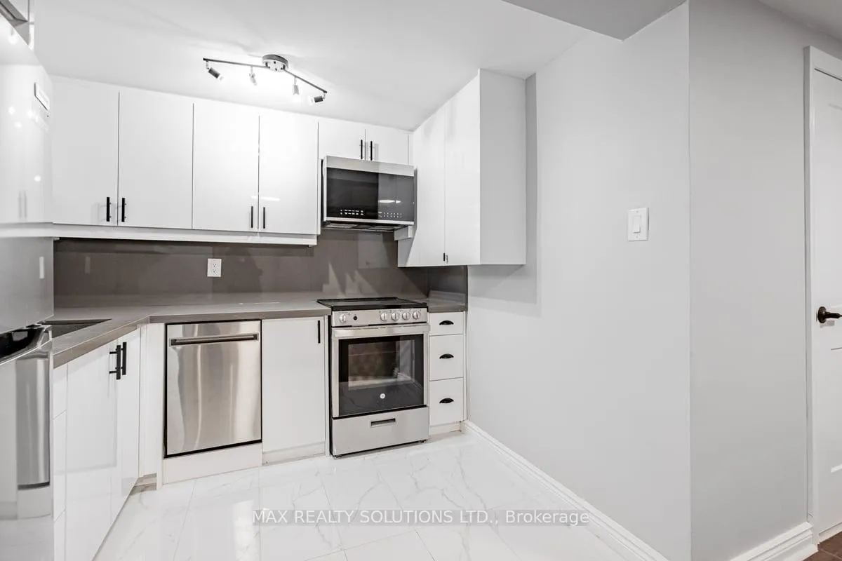 Photo 3 of Unit Lower, 38 St Germain Avenue, Toronto, Lawrence Park North — HOMEH