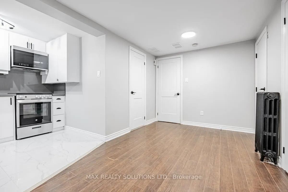 Photo 6 of Unit Lower, 38 St Germain Avenue, Toronto, Lawrence Park North — HOMEH
