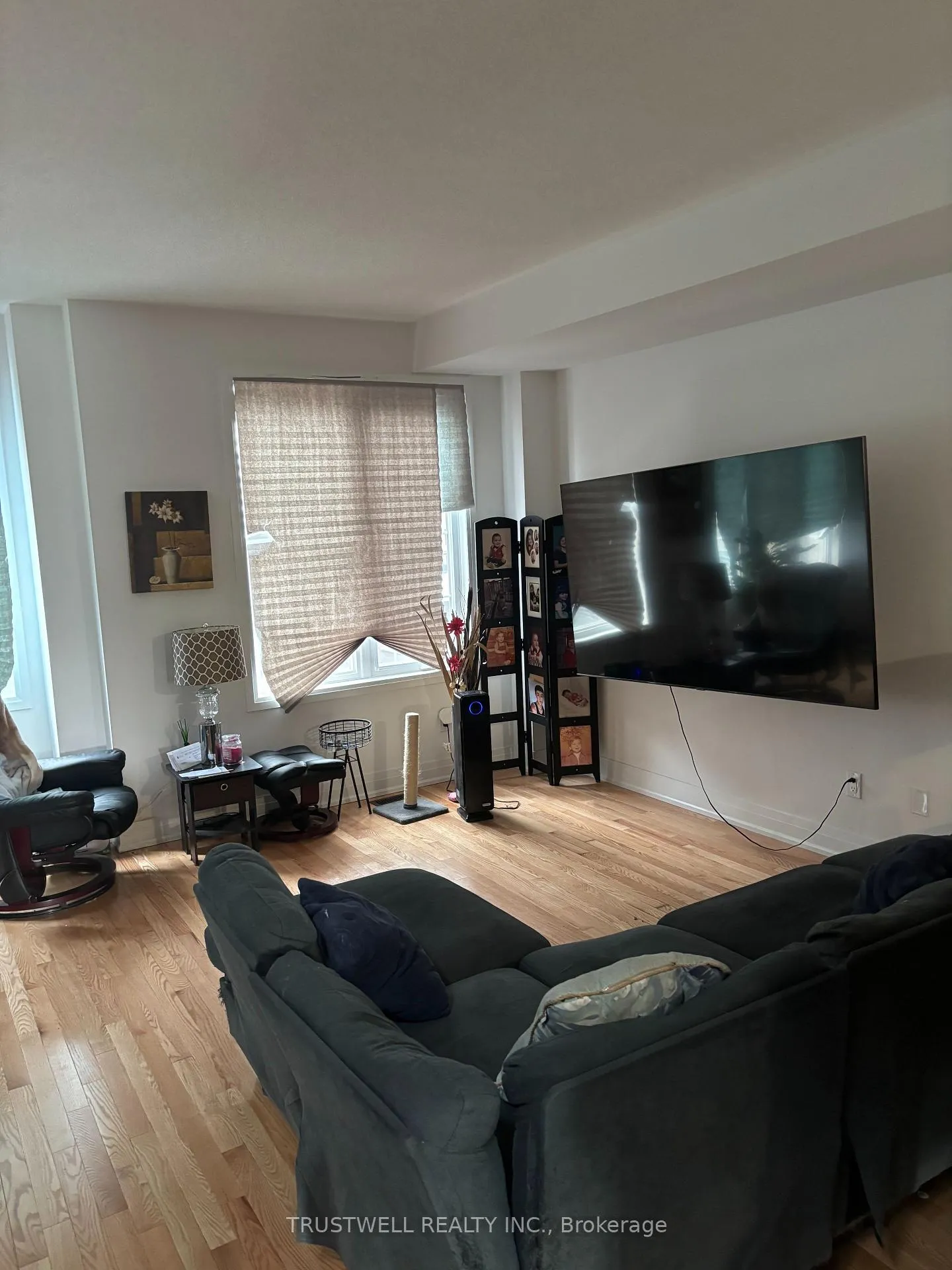 Photo 4 of 15 Nautical Way, Whitby, Port Whitby — HOMEH