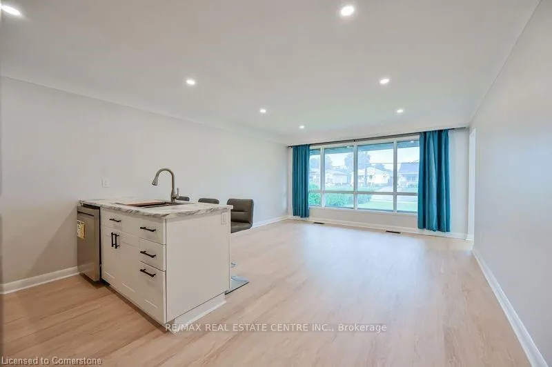 Photo 6 of Unit Upper, 738 Mohawk Road E, Hamilton, Hampton Heights — HOMEH
