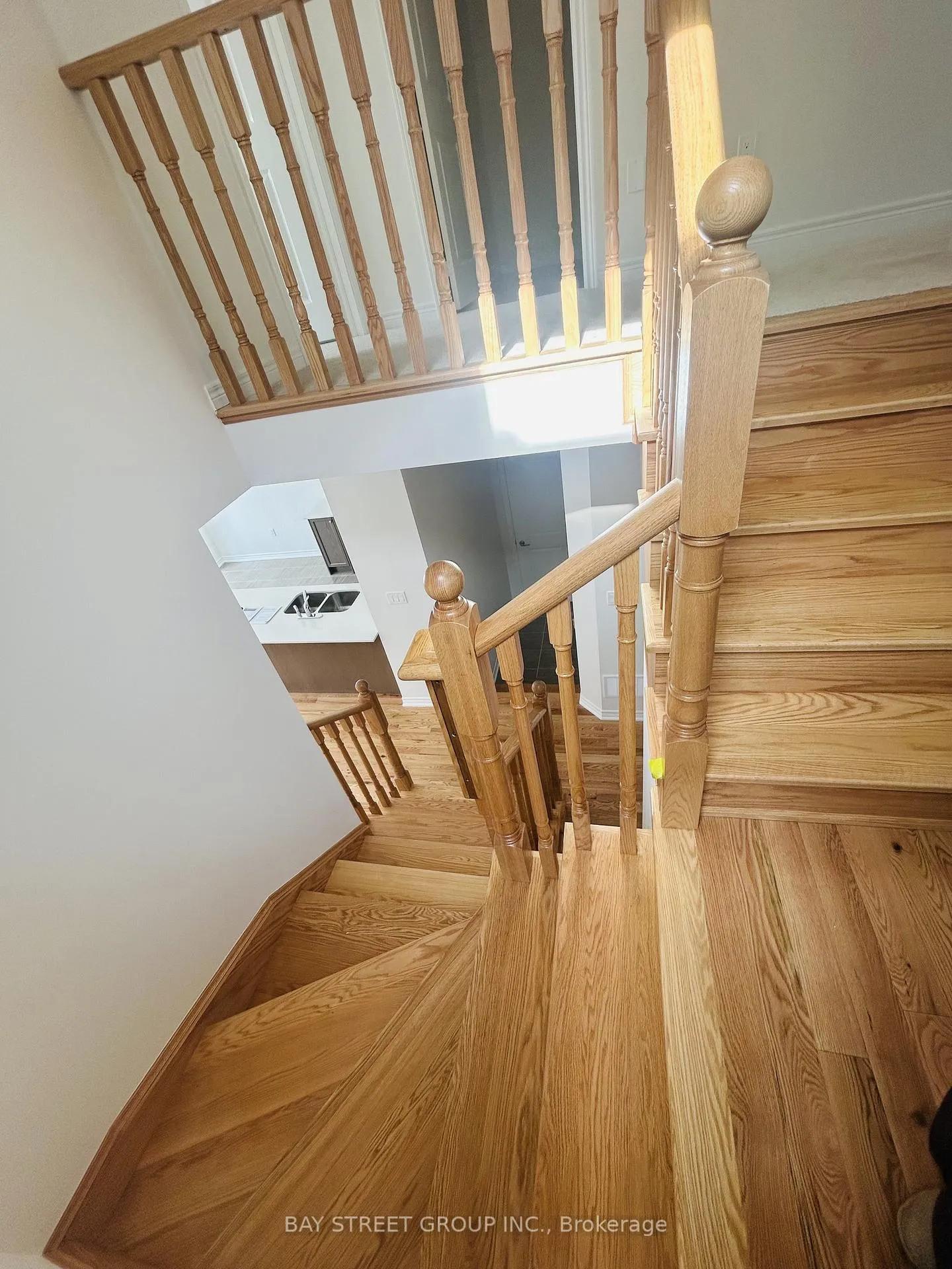 Photo 3 of 2920 Starlight Drive, Pickering, Rural Pickering — HOMEH