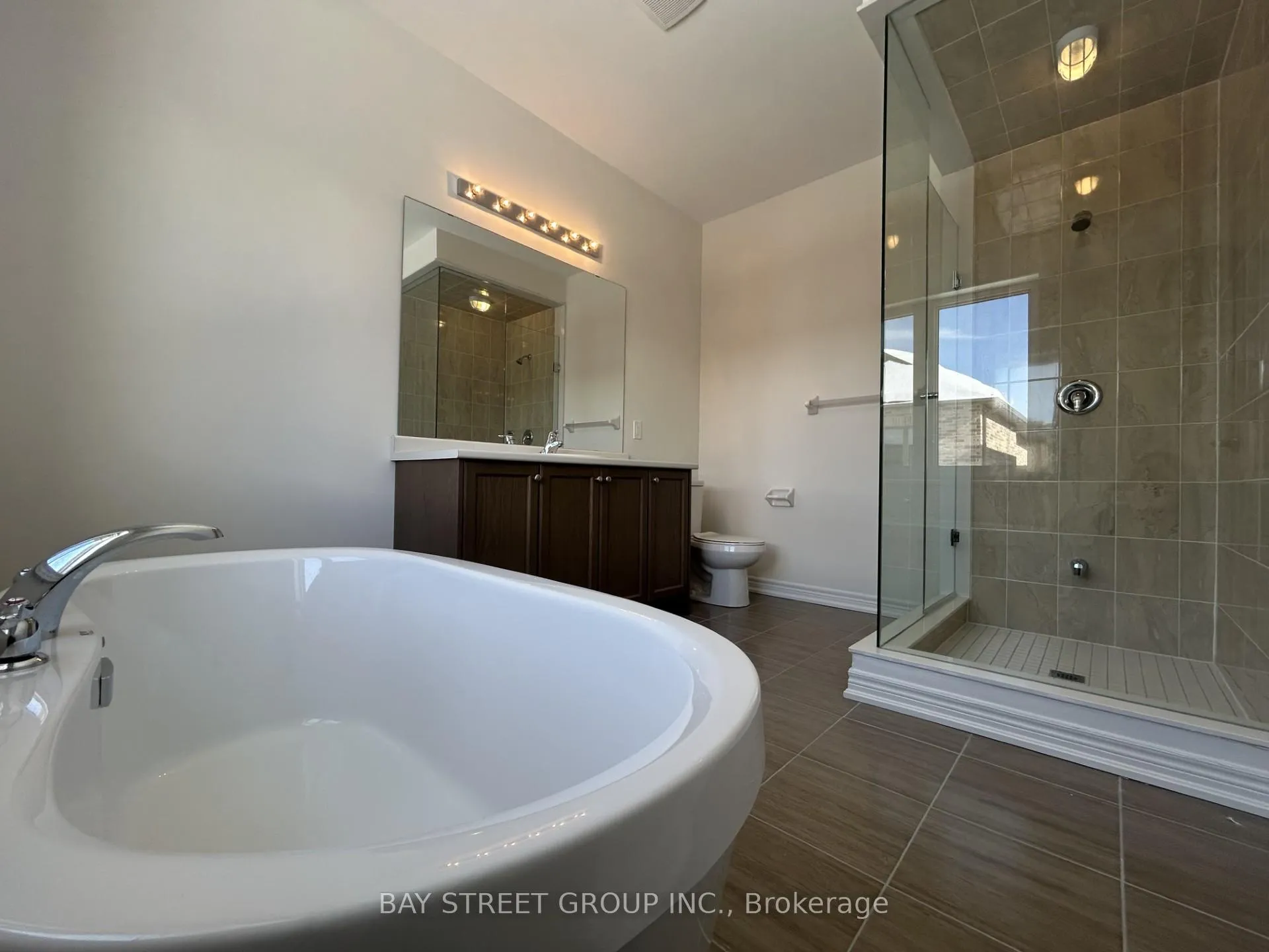 Photo 10 of 2920 Starlight Drive, Pickering, Rural Pickering — HOMEH