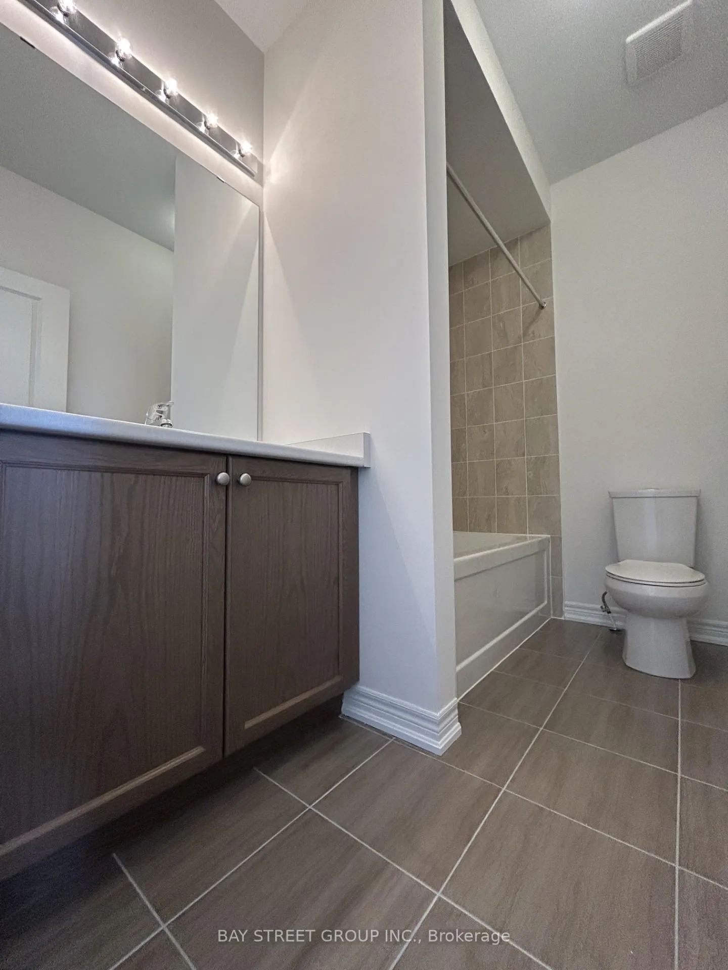 Photo 15 of 2920 Starlight Drive, Pickering, Rural Pickering — HOMEH