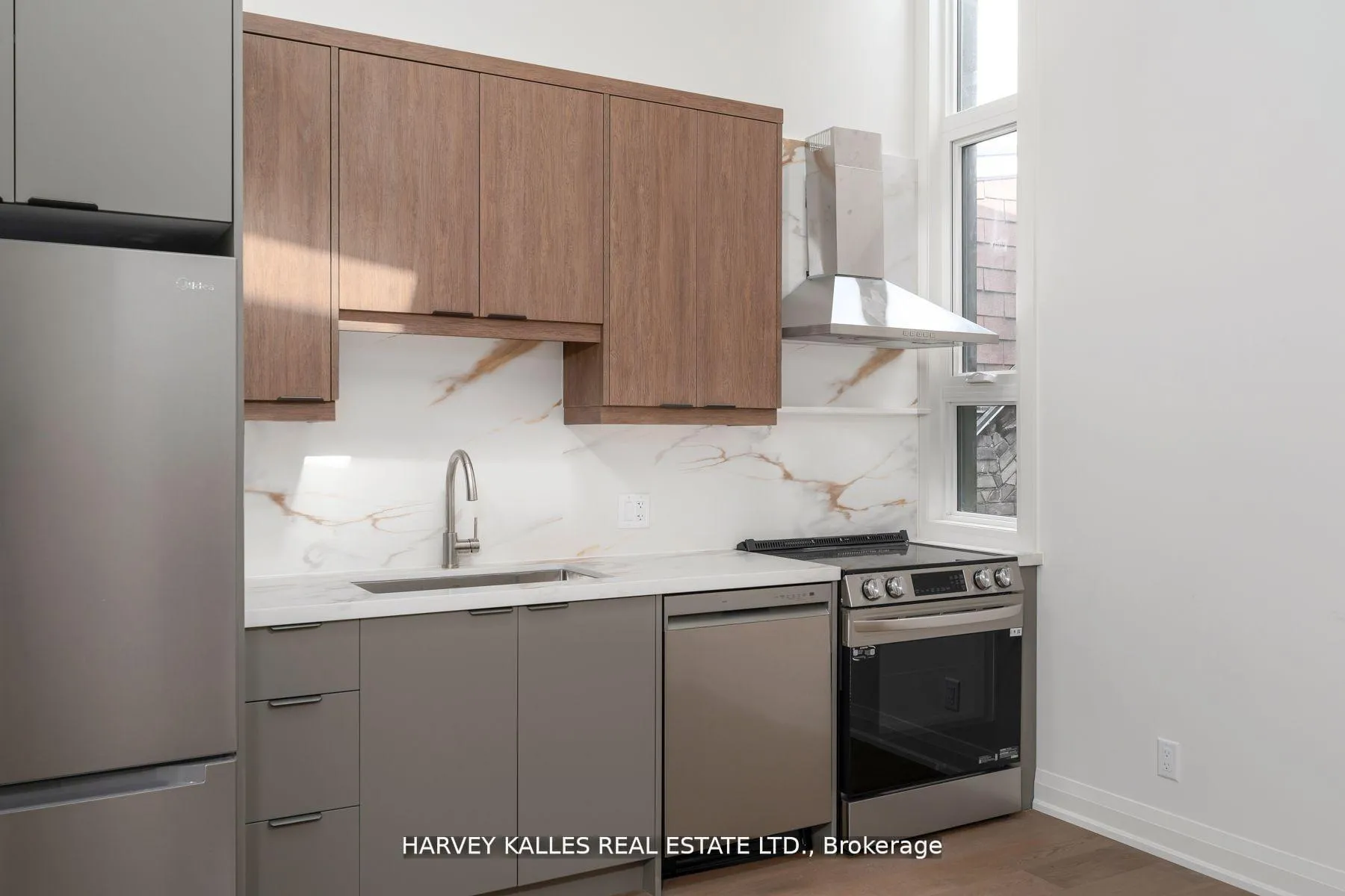Photo 3 of Unit 4 (3rd Floor), 24 Sullivan Street, Toronto, Kensington-Chinatown — HOMEH