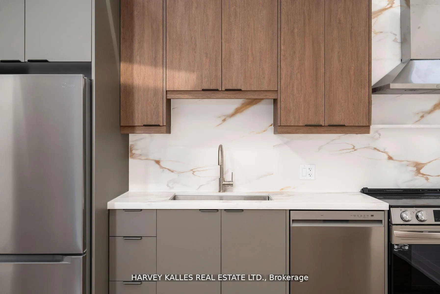 Photo 4 of Unit 4 (3rd Floor), 24 Sullivan Street, Toronto, Kensington-Chinatown — HOMEH