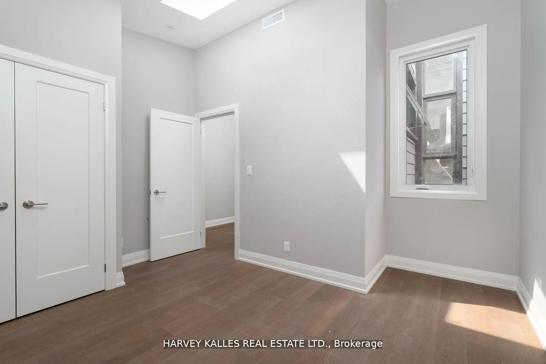 Photo 6 of Unit 4 (3rd Floor), 24 Sullivan Street, Toronto, Kensington-Chinatown — HOMEH