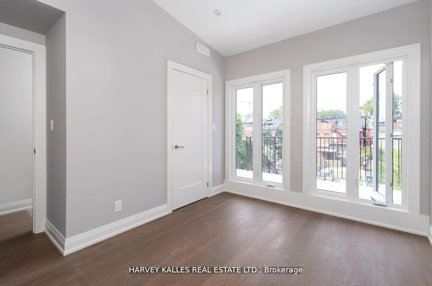 Photo 7 of Unit 4 (3rd Floor), 24 Sullivan Street, Toronto, Kensington-Chinatown — HOMEH