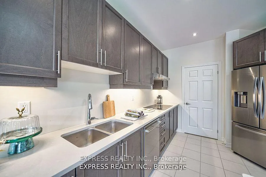Photo 13 of 6 Morley Crescent, Whitby, Rolling Acres — HOMEH
