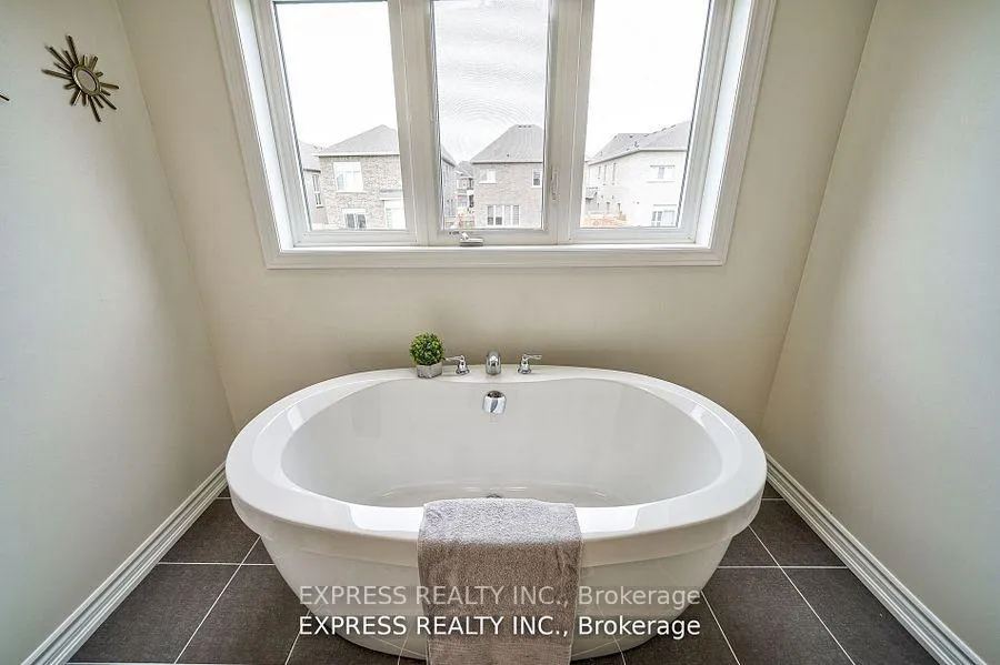 Photo 25 of 6 Morley Crescent, Whitby, Rolling Acres — HOMEH