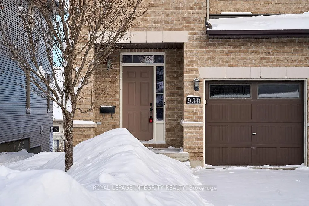 Photo 4 of 950 Fletcher Circle, Ottawa, Kanata - Kanata Lakes/Heritage Hills — HOMEH