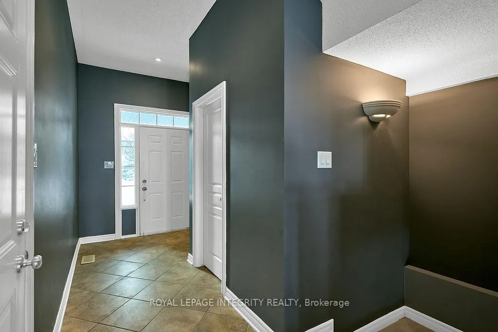 Photo 6 of 950 Fletcher Circle, Ottawa, Kanata - Kanata Lakes/Heritage Hills — HOMEH