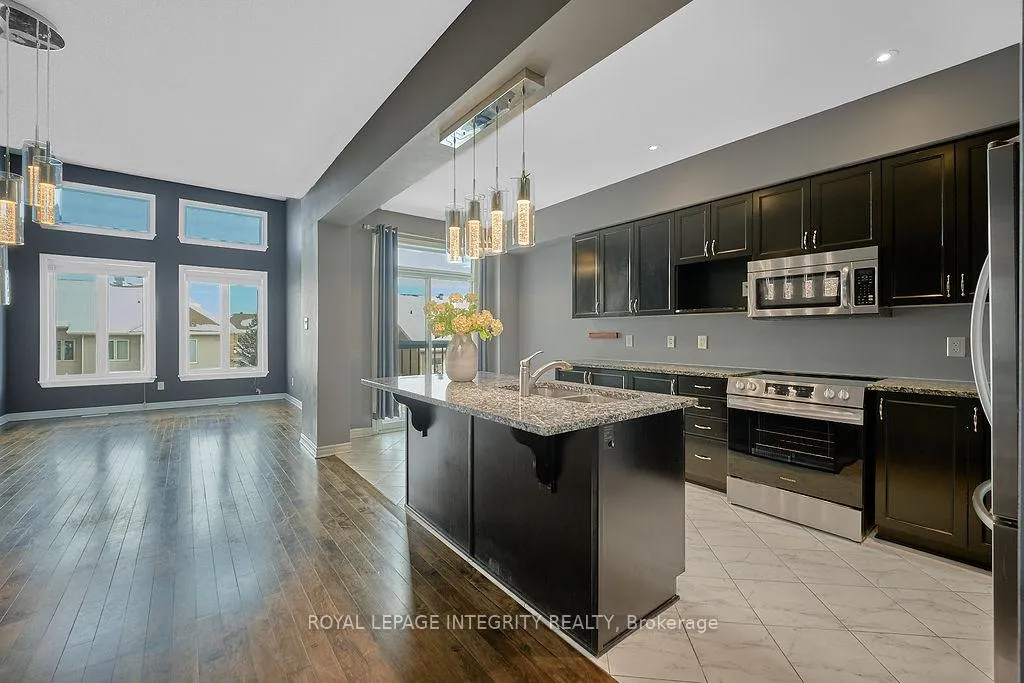 Photo 8 of 950 Fletcher Circle, Ottawa, Kanata - Kanata Lakes/Heritage Hills — HOMEH