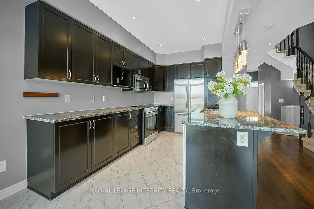 Photo 11 of 950 Fletcher Circle, Ottawa, Kanata - Kanata Lakes/Heritage Hills — HOMEH