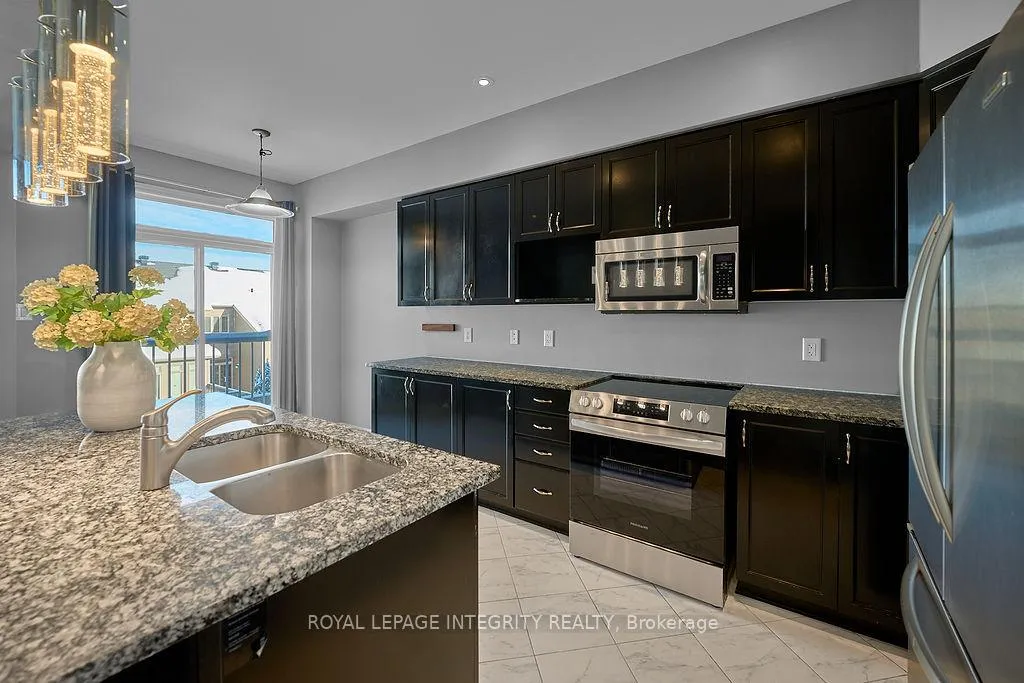 Photo 12 of 950 Fletcher Circle, Ottawa, Kanata - Kanata Lakes/Heritage Hills — HOMEH