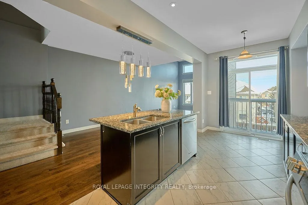 Photo 14 of 950 Fletcher Circle, Ottawa, Kanata - Kanata Lakes/Heritage Hills — HOMEH