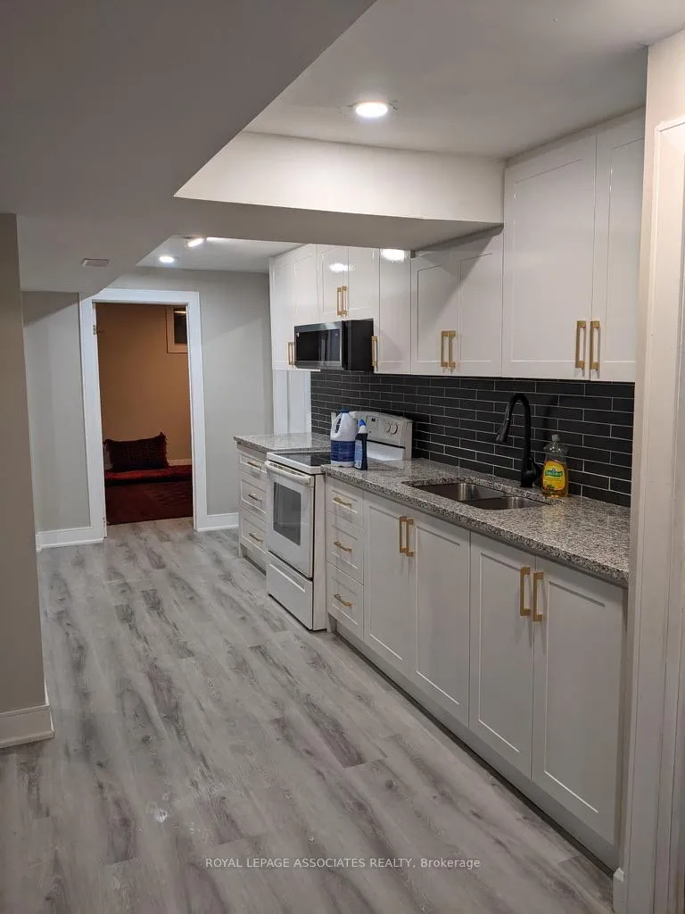 Photo 1 of 33 Chapman Drive, Ajax, Central — HOMEH