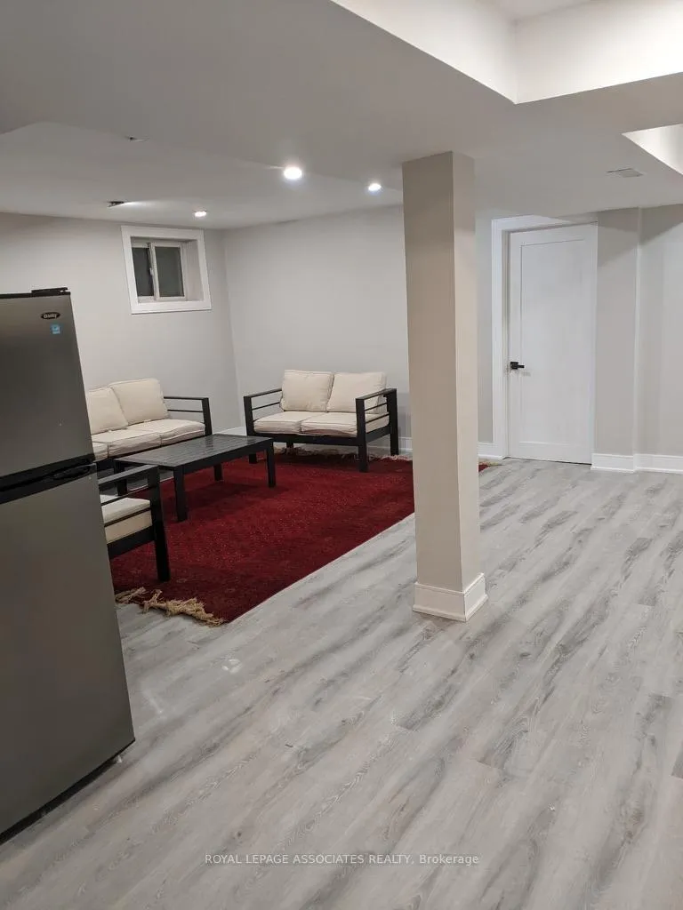 Photo 2 of 33 Chapman Drive, Ajax, Central — HOMEH