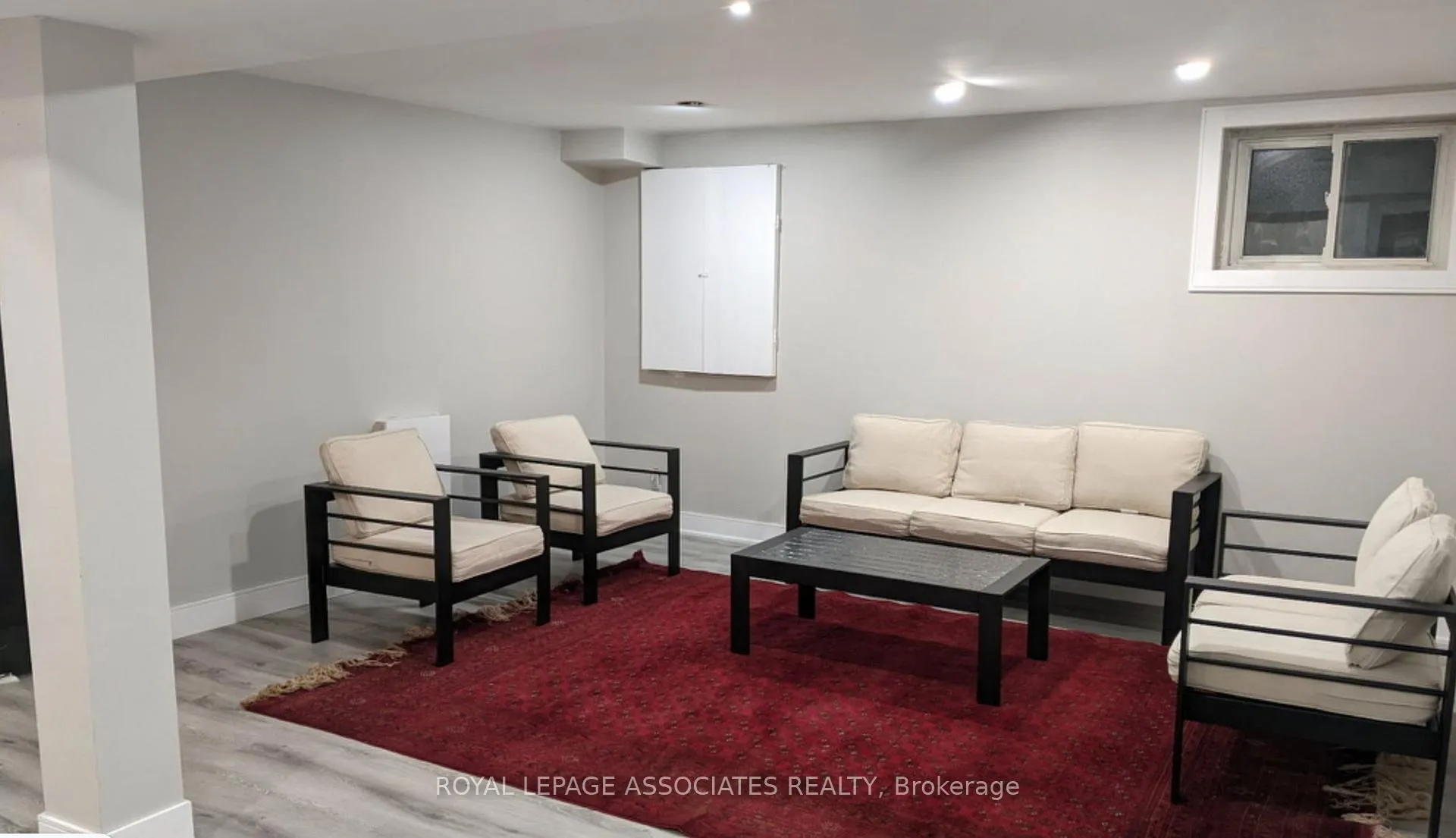 Photo 5 of 33 Chapman Drive, Ajax, Central — HOMEH
