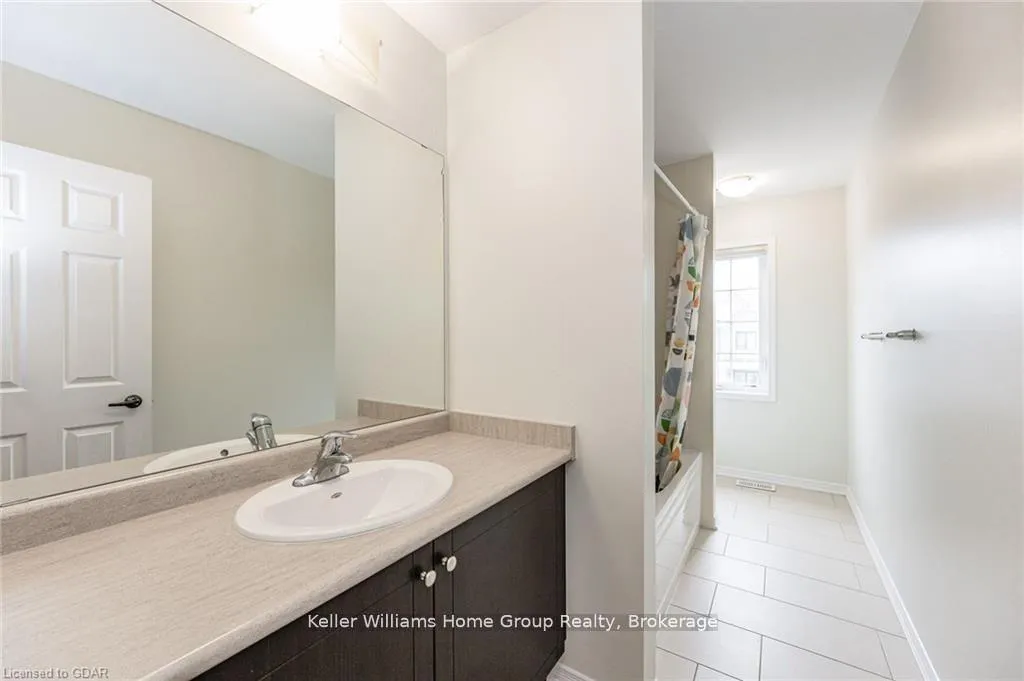 Photo 20 of 29 Mull Avenue, Haldimand — HOMEH