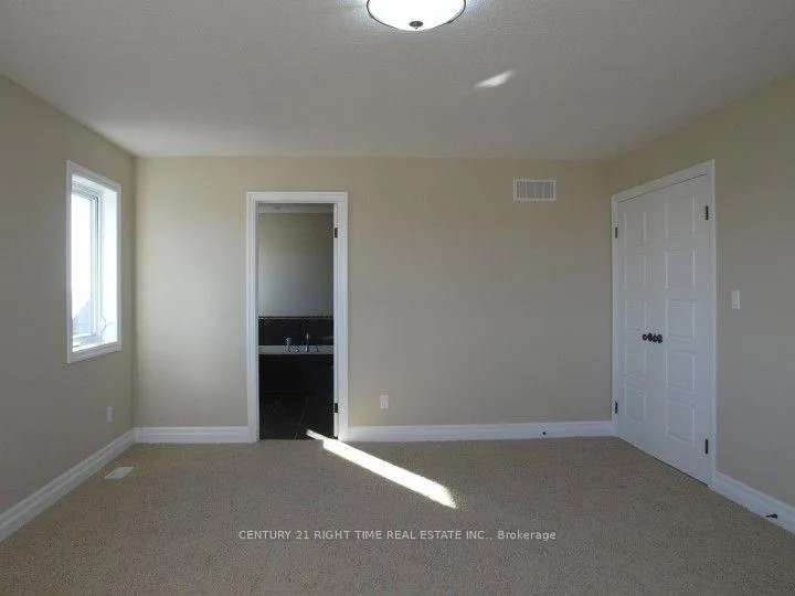 Photo 13 of 438 Zeller Drive, Kitchener — HOMEH