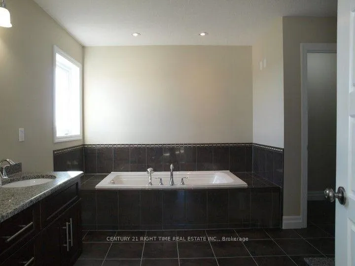 Photo 14 of 438 Zeller Drive, Kitchener — HOMEH