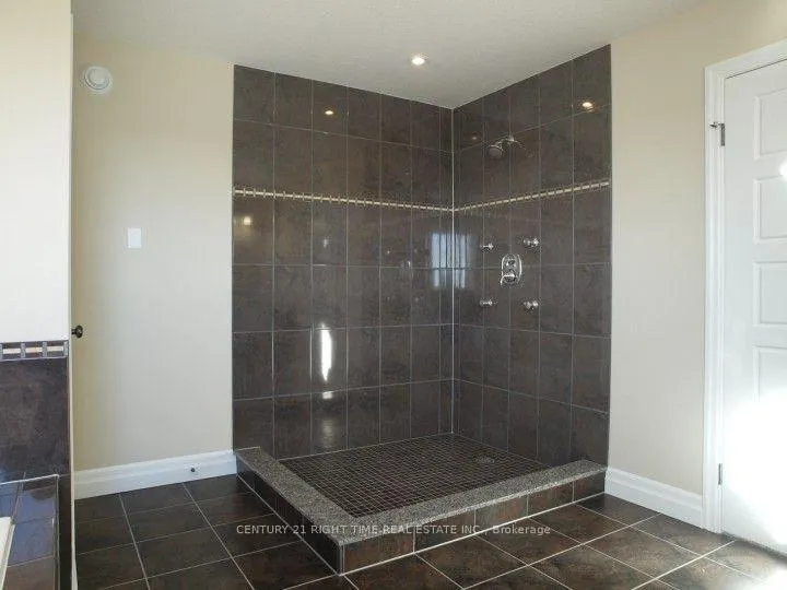 Photo 15 of 438 Zeller Drive, Kitchener — HOMEH
