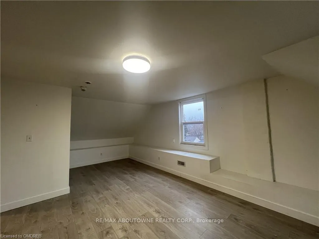 Photo 3 of Unit 3, 49 fairleigh Avenue S, Hamilton, Gibson — HOMEH