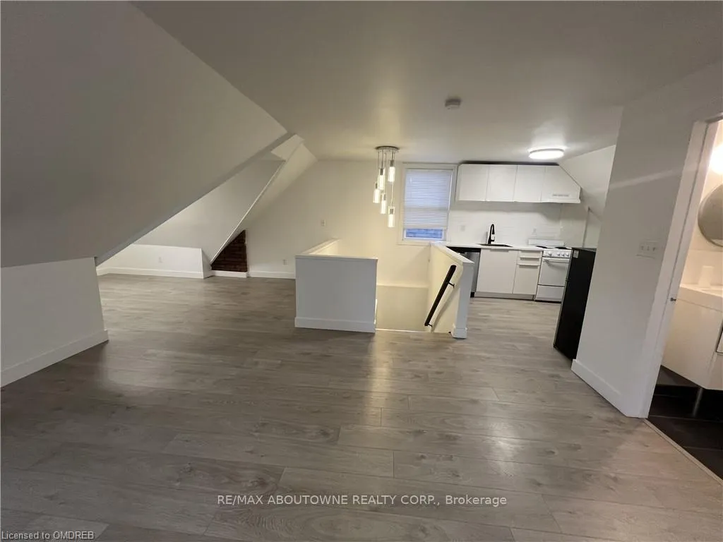 Photo 6 of Unit 3, 49 fairleigh Avenue S, Hamilton, Gibson — HOMEH