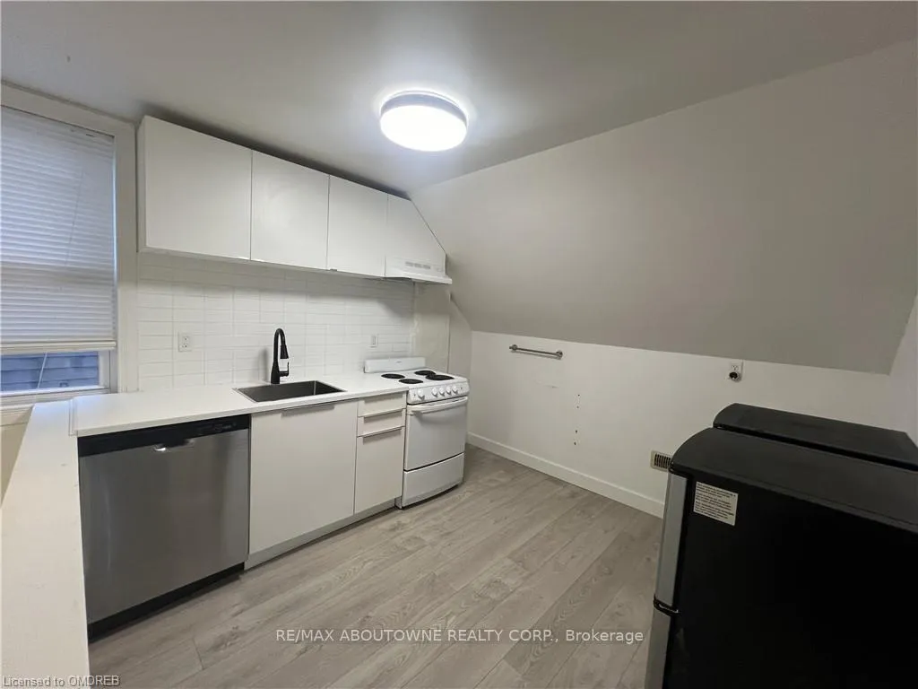Photo 9 of Unit 3, 49 fairleigh Avenue S, Hamilton, Gibson — HOMEH