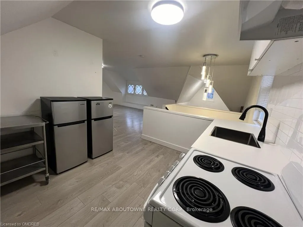 Photo 10 of Unit 3, 49 fairleigh Avenue S, Hamilton, Gibson — HOMEH