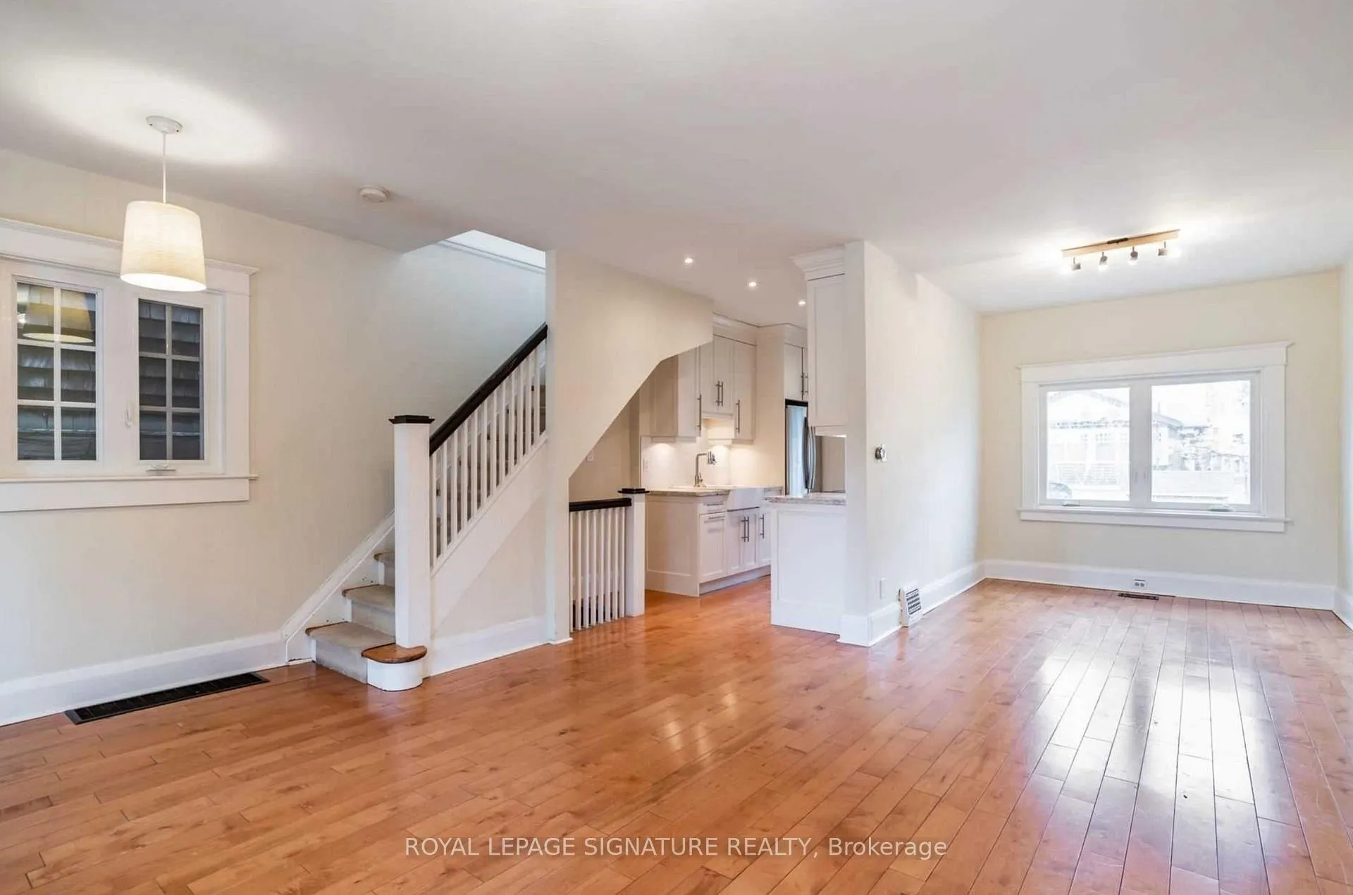 Photo 2 of 62 Kingsmount Park Road, Toronto, Woodbine Corridor — HOMEH