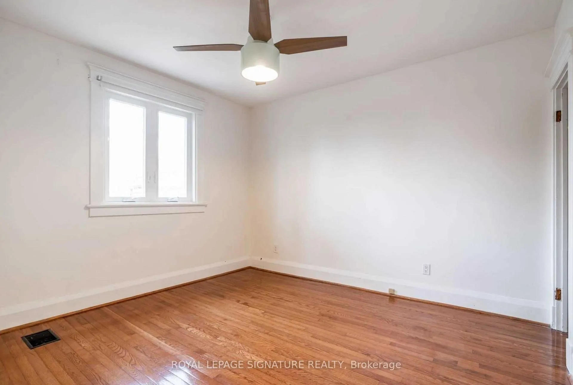 Photo 7 of 62 Kingsmount Park Road, Toronto, Woodbine Corridor — HOMEH