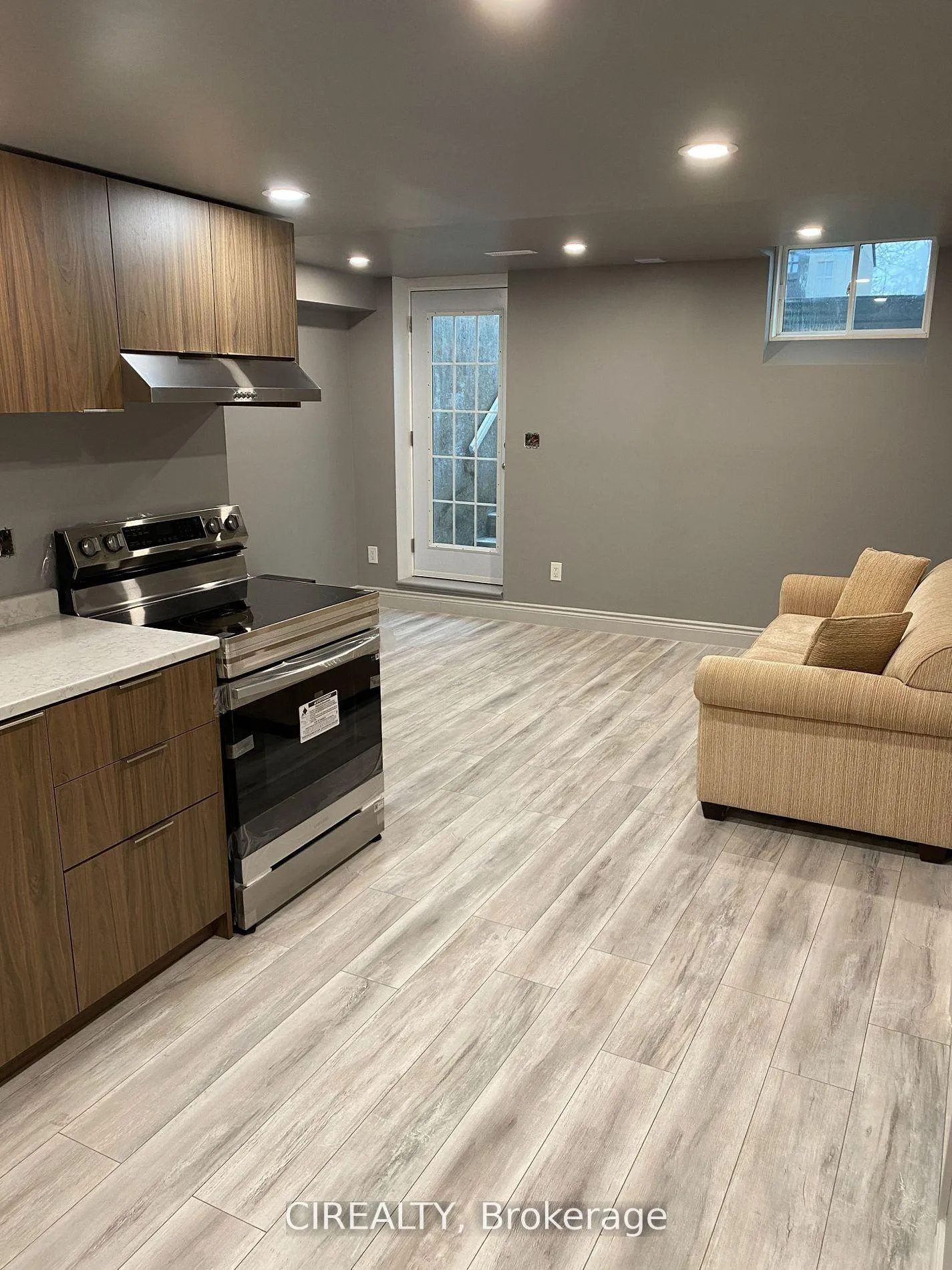 Photo 3 of Unit Lower, 1305 Hunter Street N, Innisfil, Alcona — HOMEH