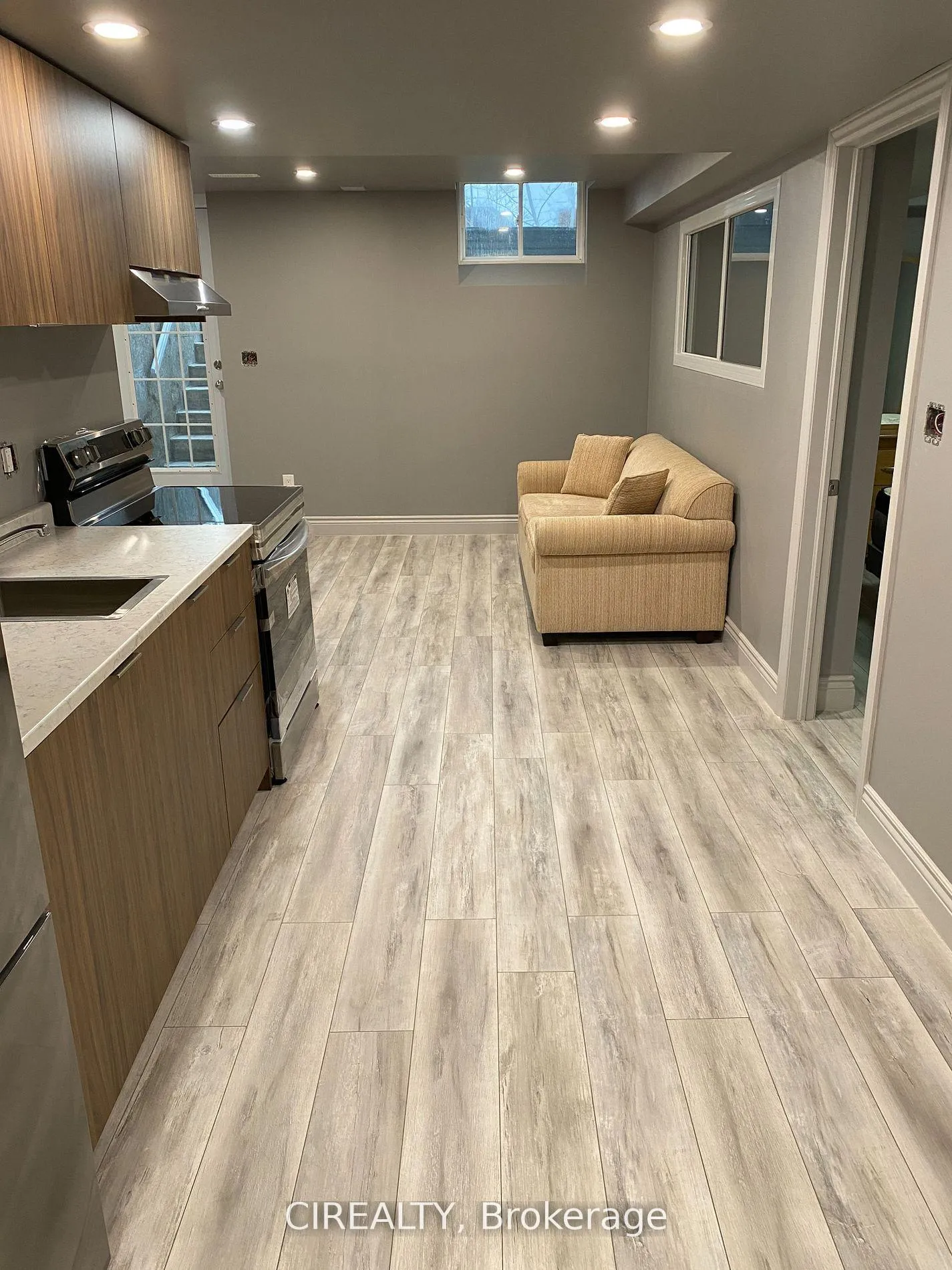 Photo 6 of Unit Lower, 1305 Hunter Street N, Innisfil, Alcona — HOMEH