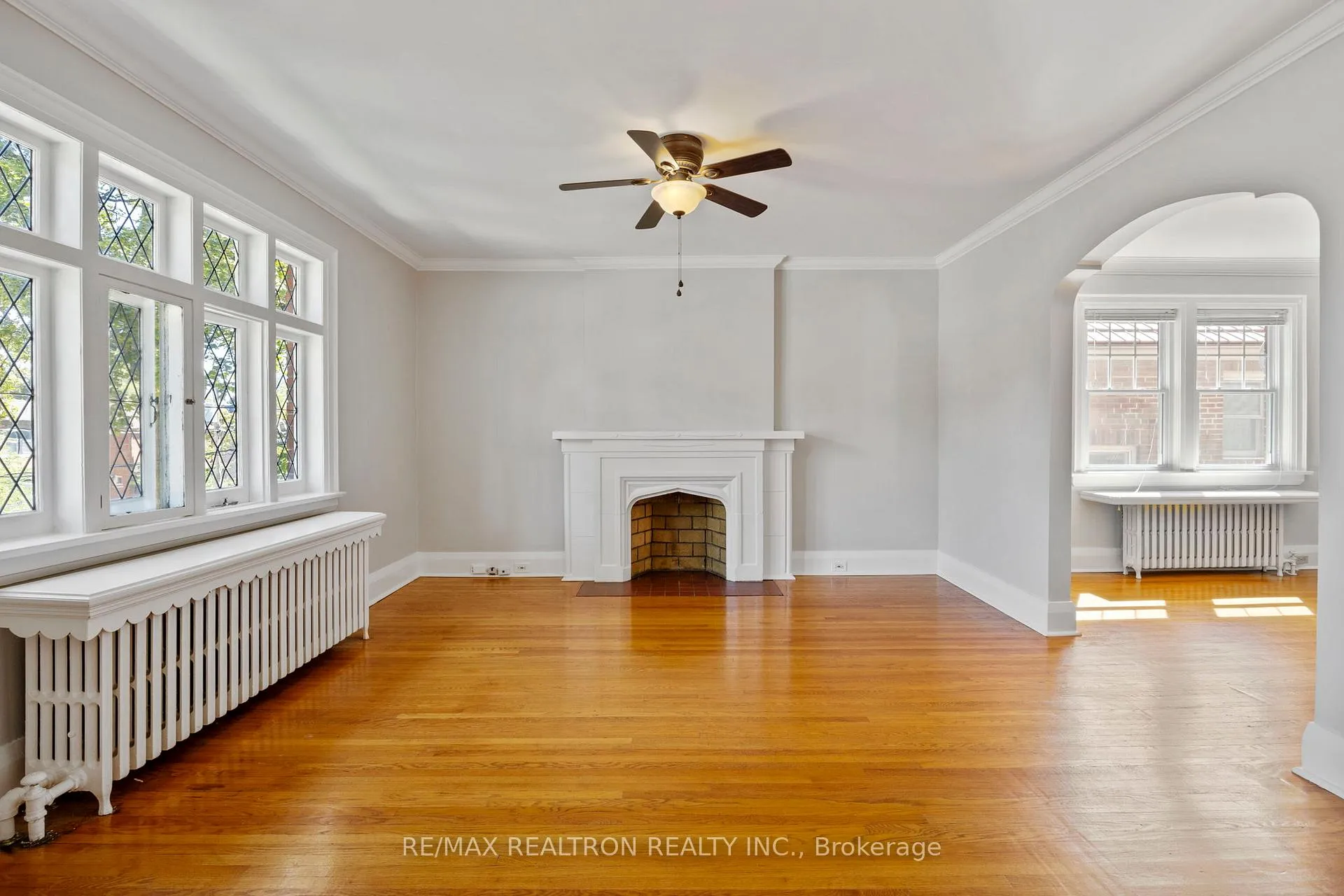 Photo 2 of Unit Upper Floor, 26 Braemar Avenue, Toronto, Yonge-Eglinton — HOMEH