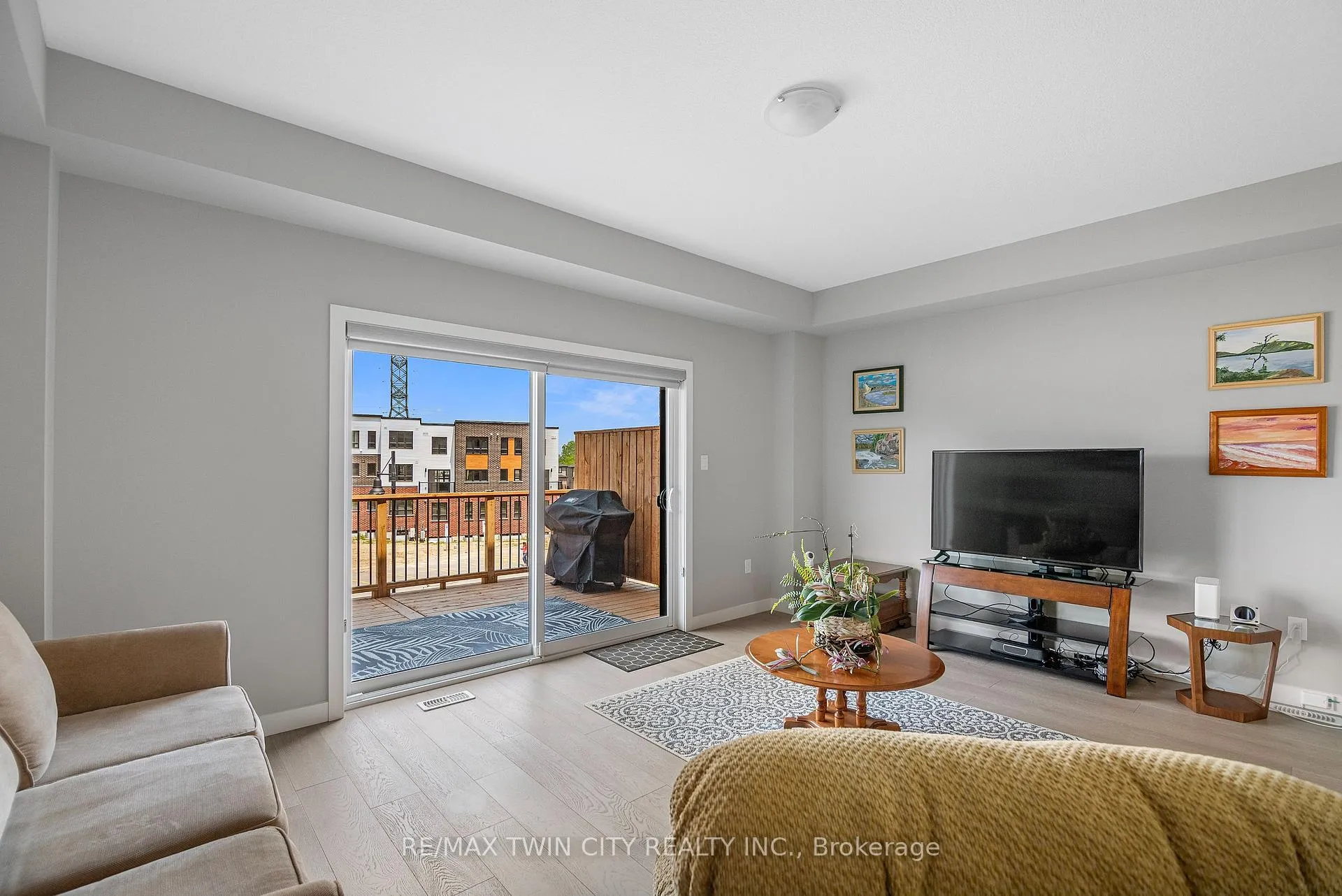 Photo 18 of 939 Robert Ferrie Drive, Kitchener, Doon South — HOMEH