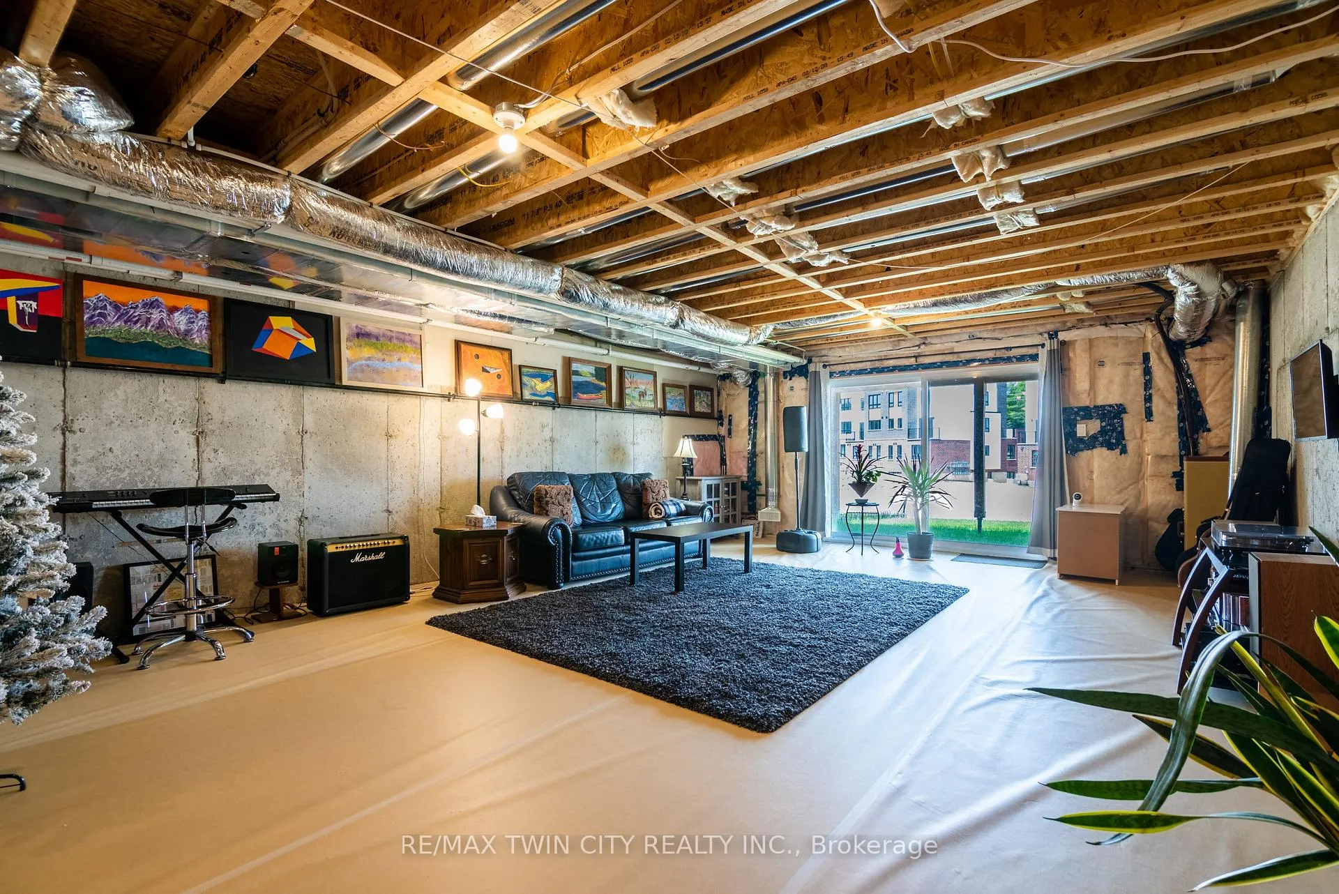 Photo 31 of 939 Robert Ferrie Drive, Kitchener, Doon South — HOMEH