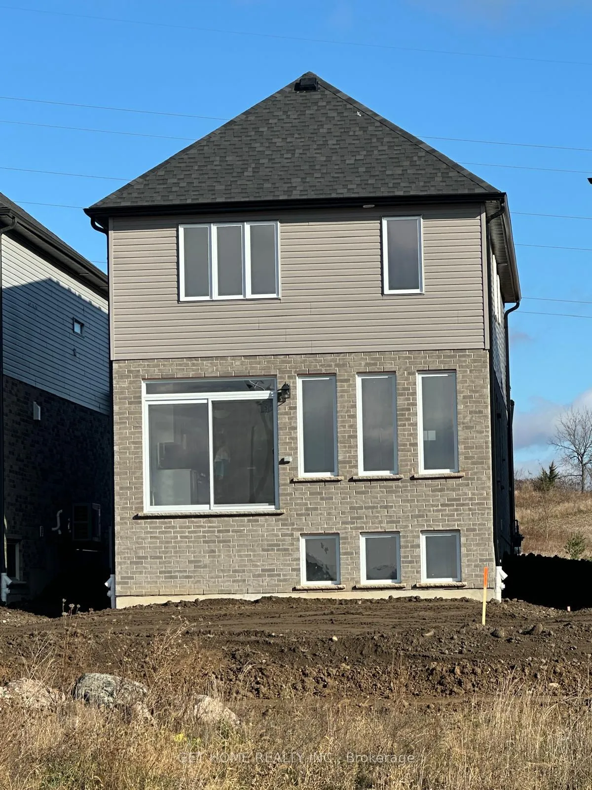 Photo 4 of 205 Benninger Drive, Kitchener — HOMEH