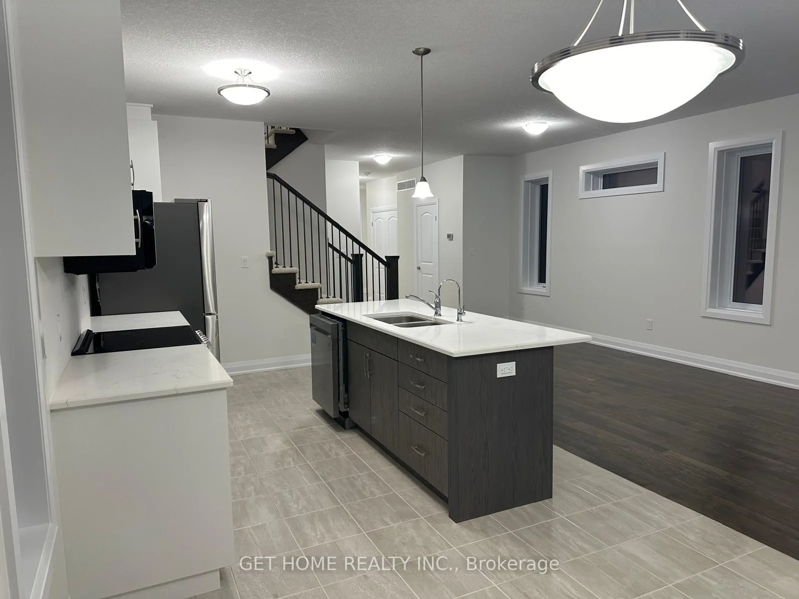 Photo 11 of 205 Benninger Drive, Kitchener — HOMEH