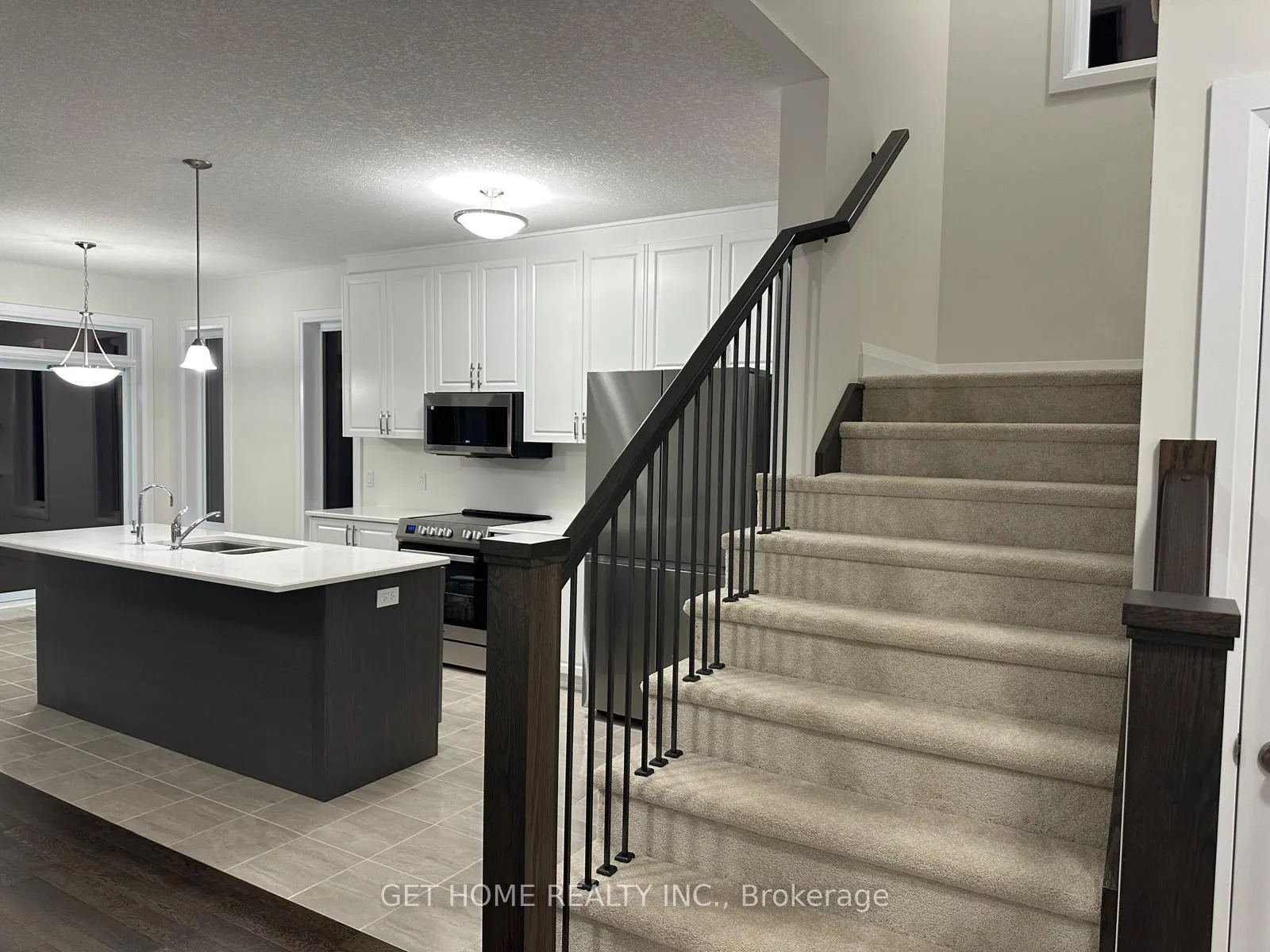 Photo 13 of 205 Benninger Drive, Kitchener — HOMEH