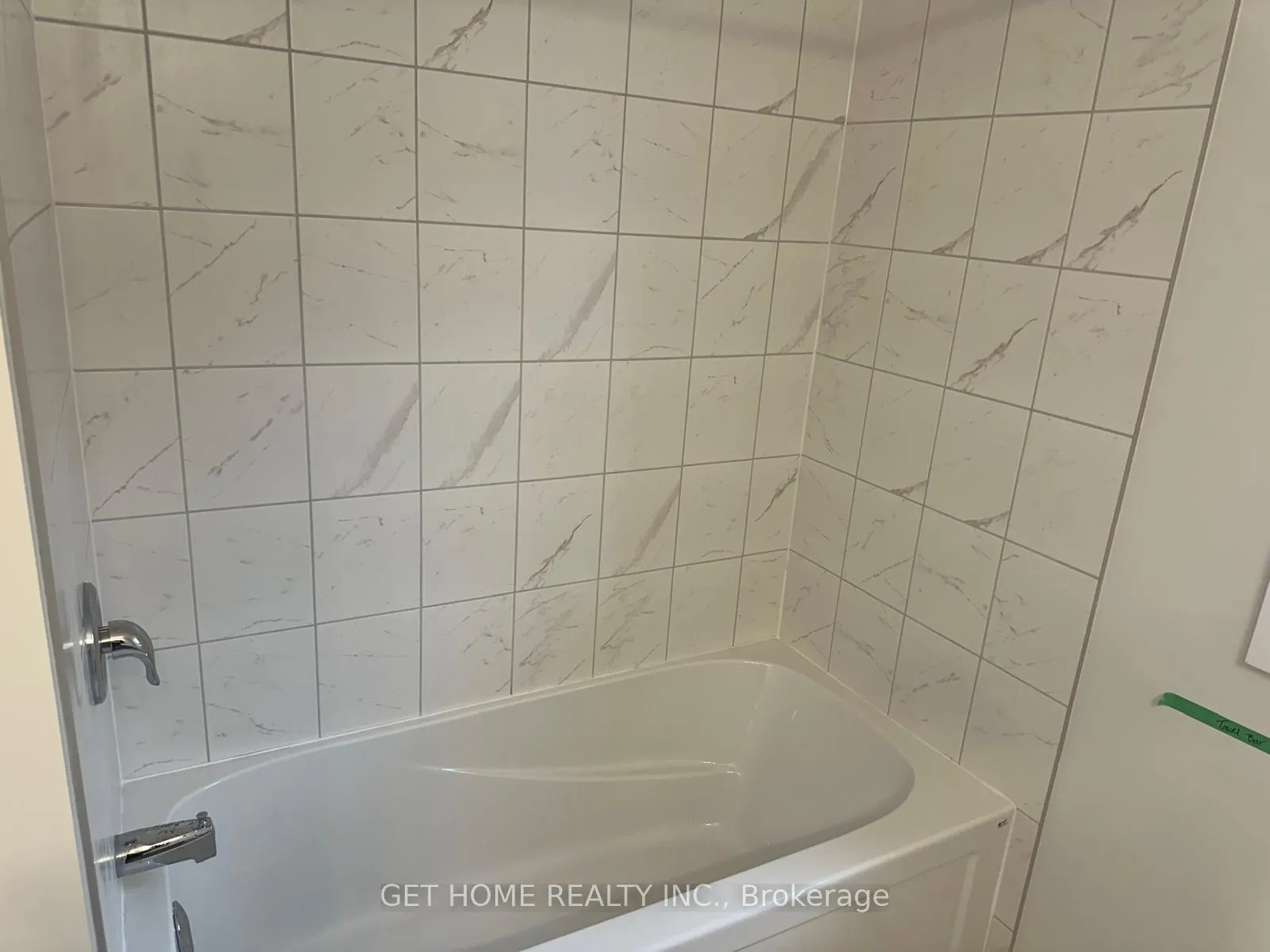 Photo 20 of 205 Benninger Drive, Kitchener — HOMEH